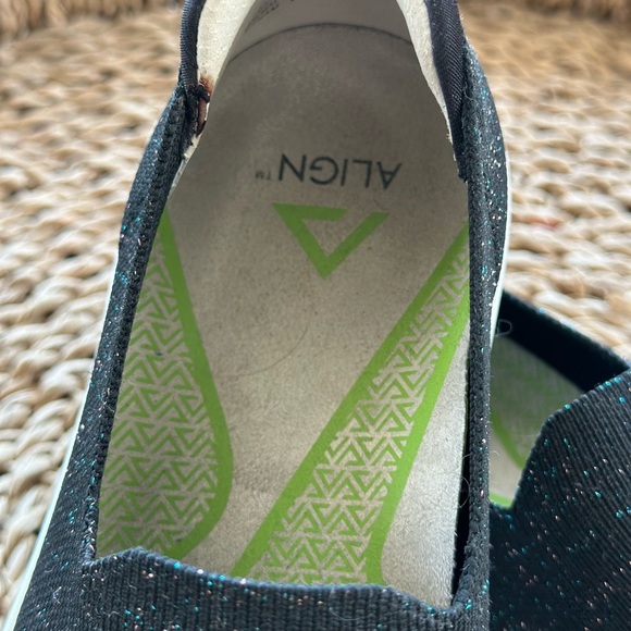 NurseMates Align Slip-On Sneakers - Picture 4 of 6